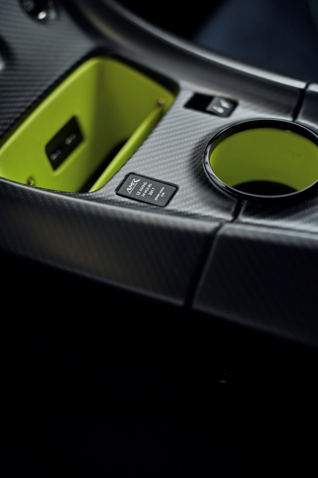 V8 Vantage