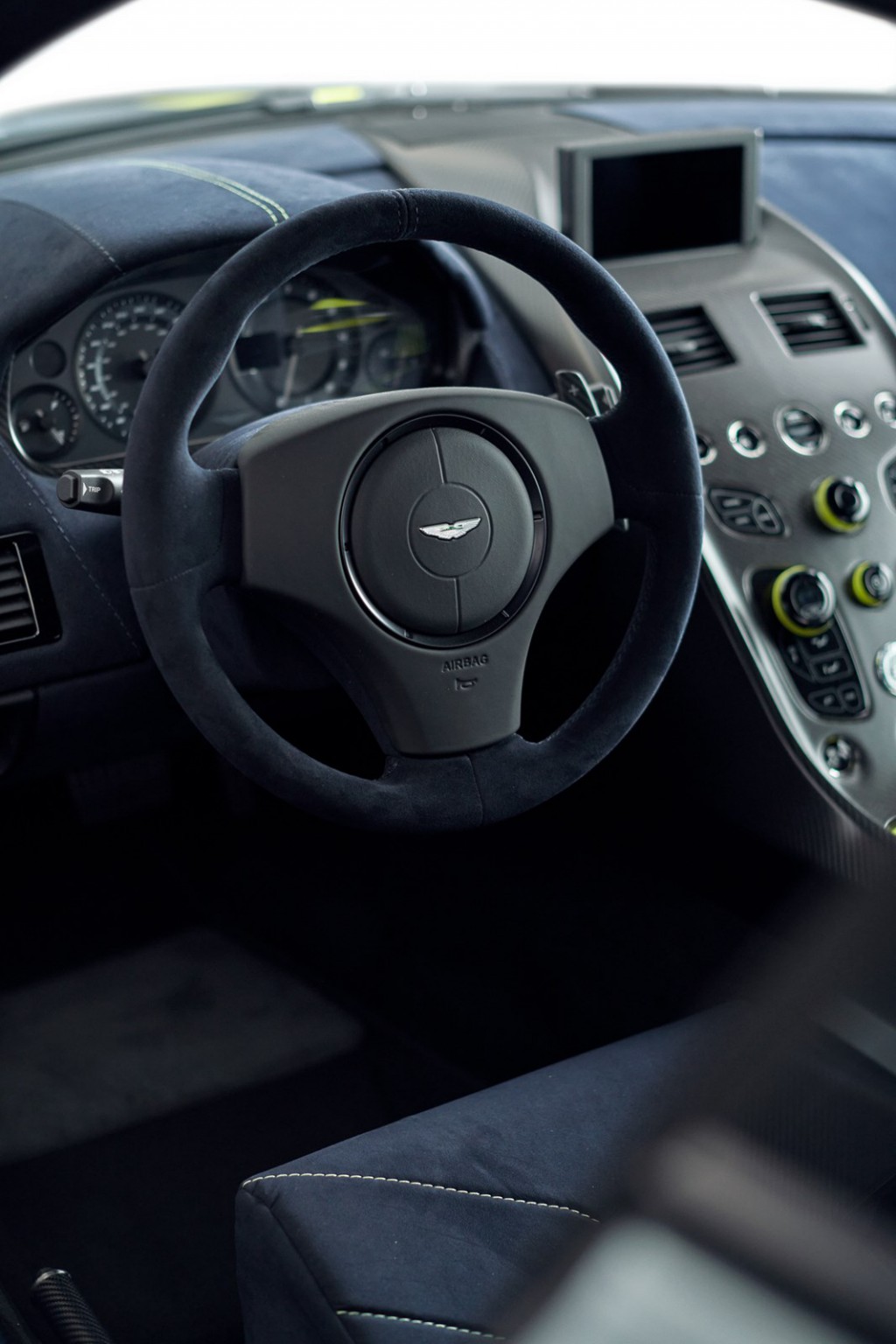 V8 Vantage