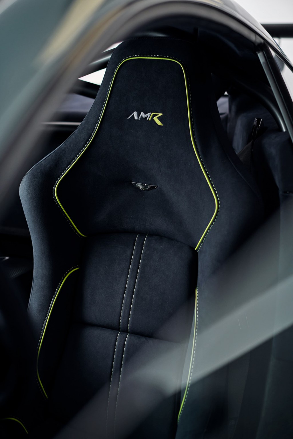 V8 Vantage
